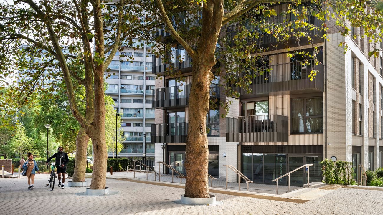 aw-new-2-68ee683e96e36.jpg (Gallery Full 1300x730)