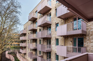 dsf7996-webres-69ef3137a385a.jpg (News / Person Wall Item)